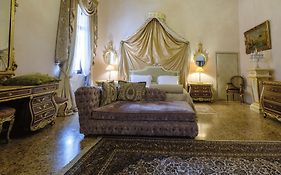 Palazzo Ca' Bernardo By Francesco Molon